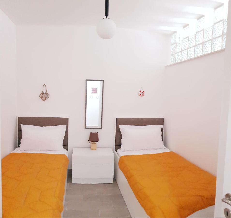 Bindi Apartment Himare Buitenkant foto